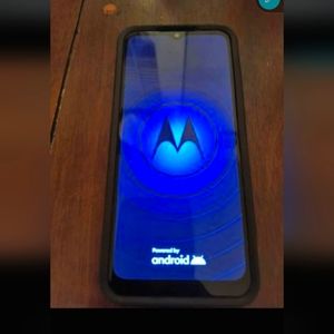 Moto G Play w/ case (OtterBox)
